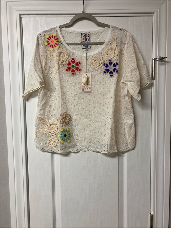Johnny Was Tops - Johnny Was Cream Floral Top